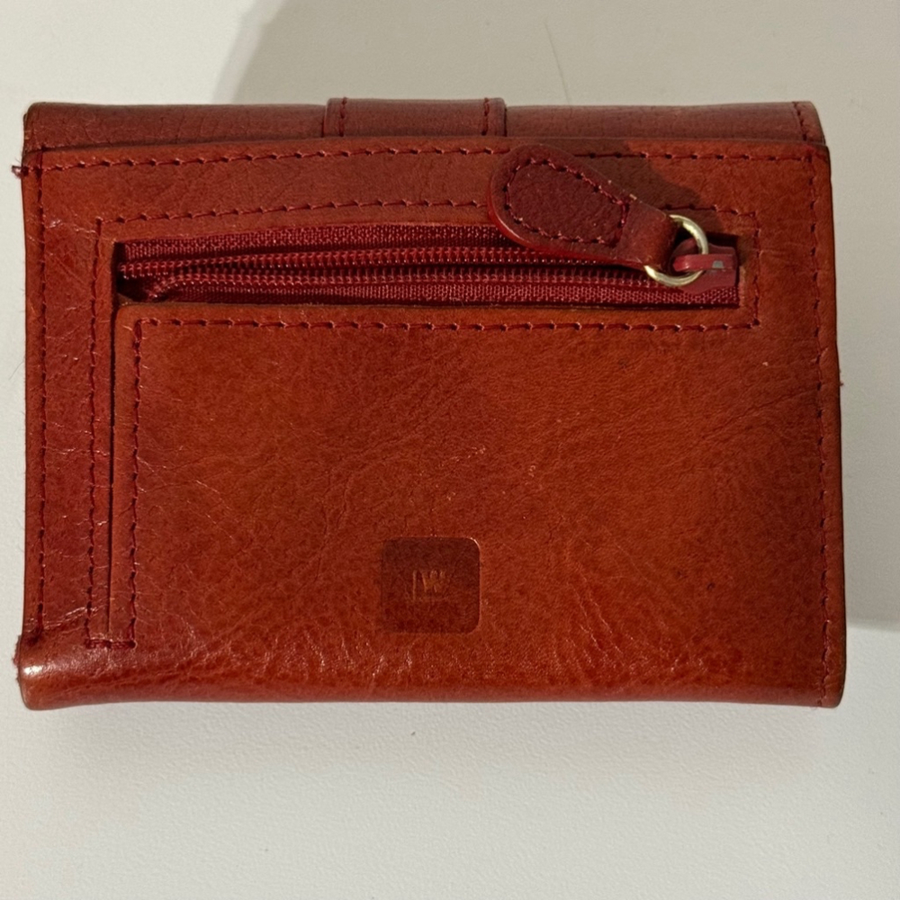 Wilson’s Trifold Red Leather Wallet - Picture 2 of 4